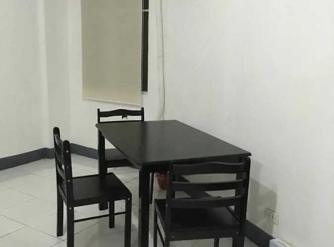 Econome Benrosi Ostello Manila
